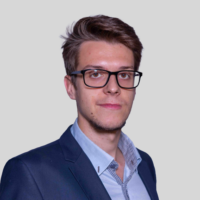 fehér Ákos